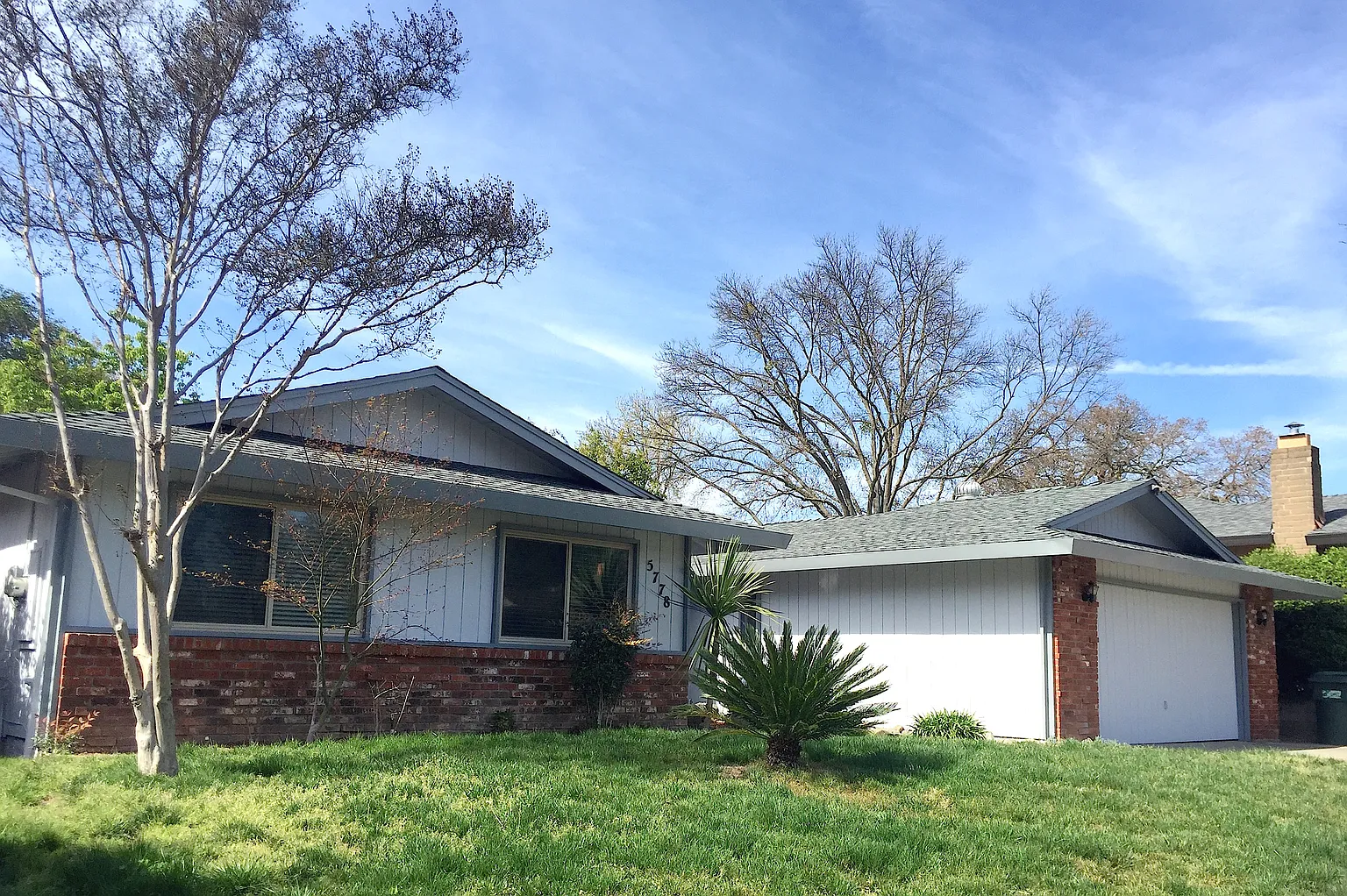 5778 Haskell Ave photo 1