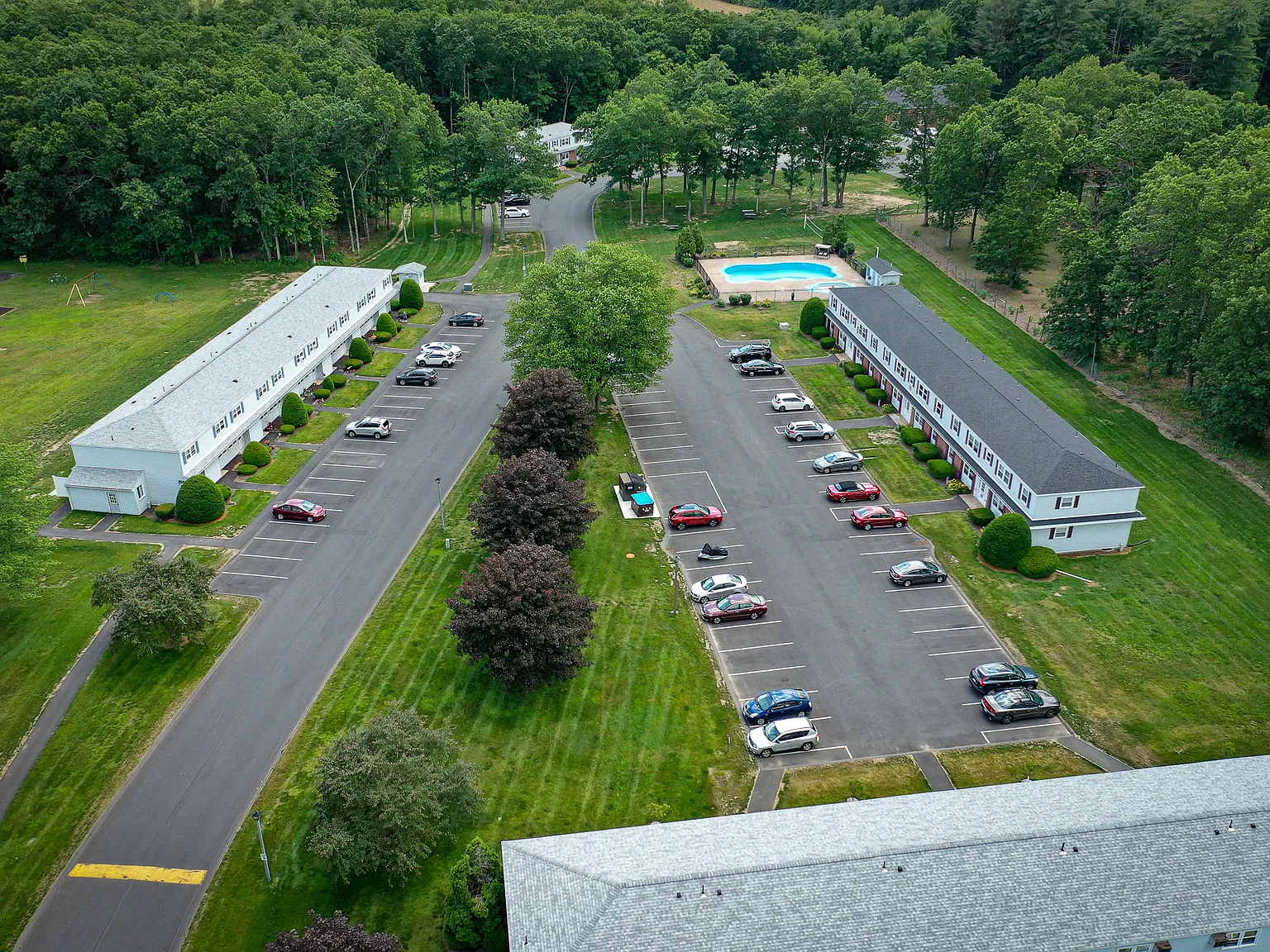 Lakewood Village Apartments — Photo 3