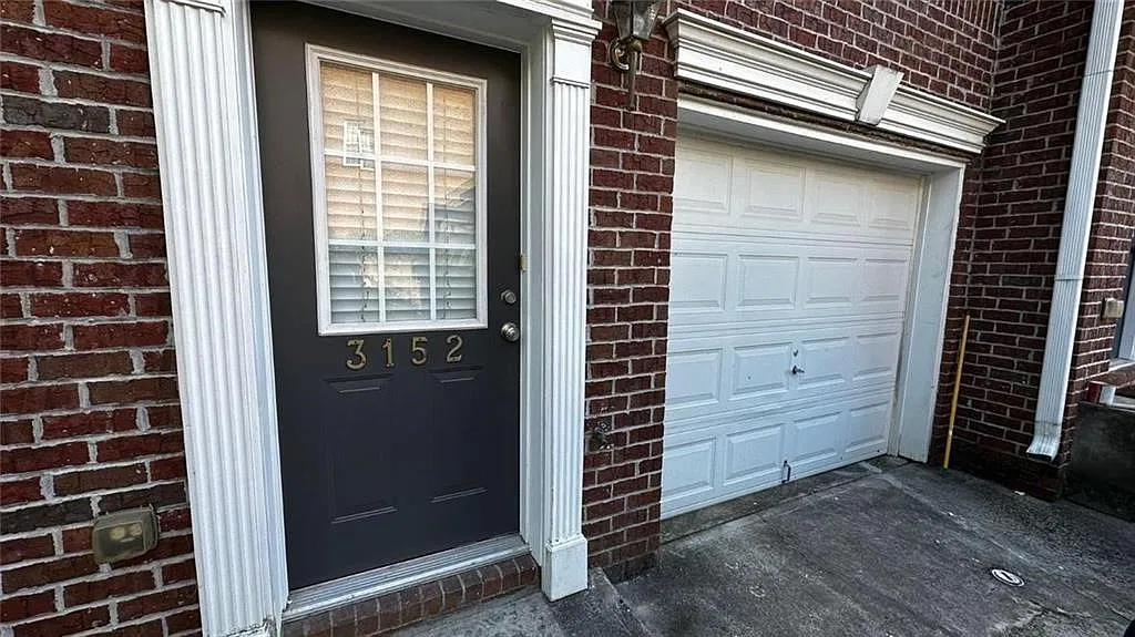 3 bed, 3.5 bath, 1634 sqft, $2,000 — Photo 2