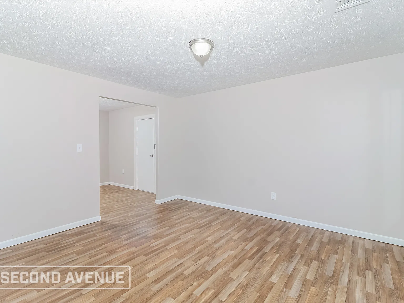 3 bed, 1.0 bath, 1175 sqft, $1,545 — Photo 3