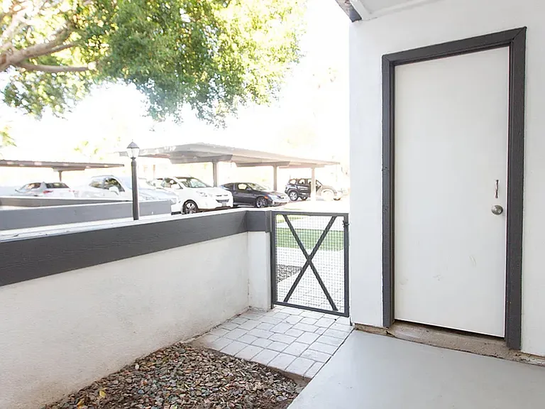 3111 E Clarendon Ave — Photo 16
