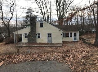 21 Split Rock Rd, Mahopac, NY 10541