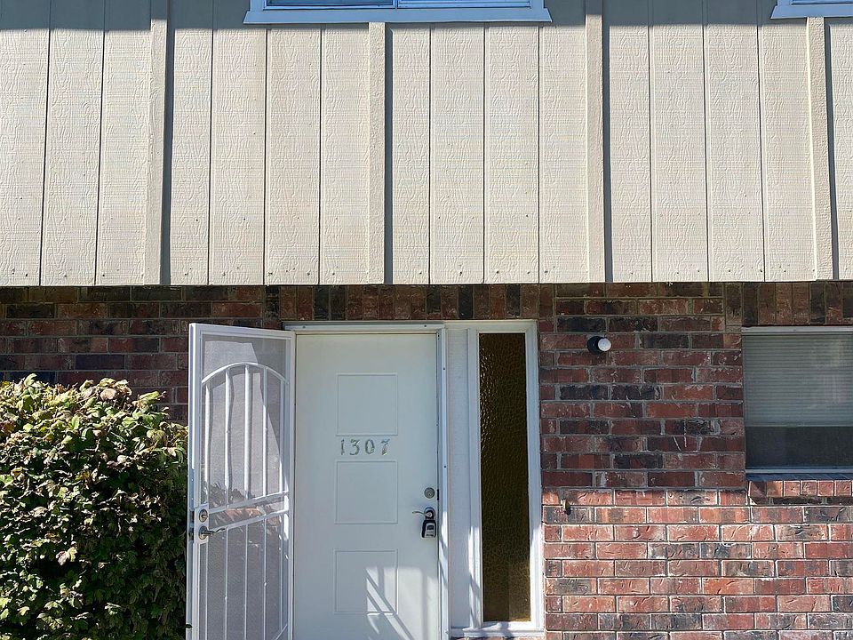 1st image of 1307 Green Ct S