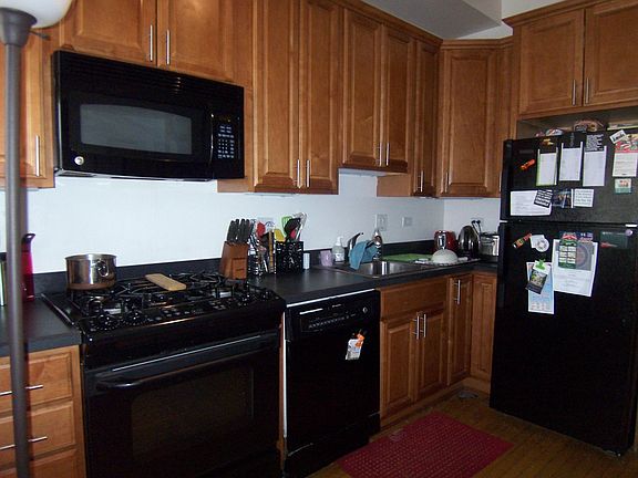3rd image of 864 W Newport Ave APT 1