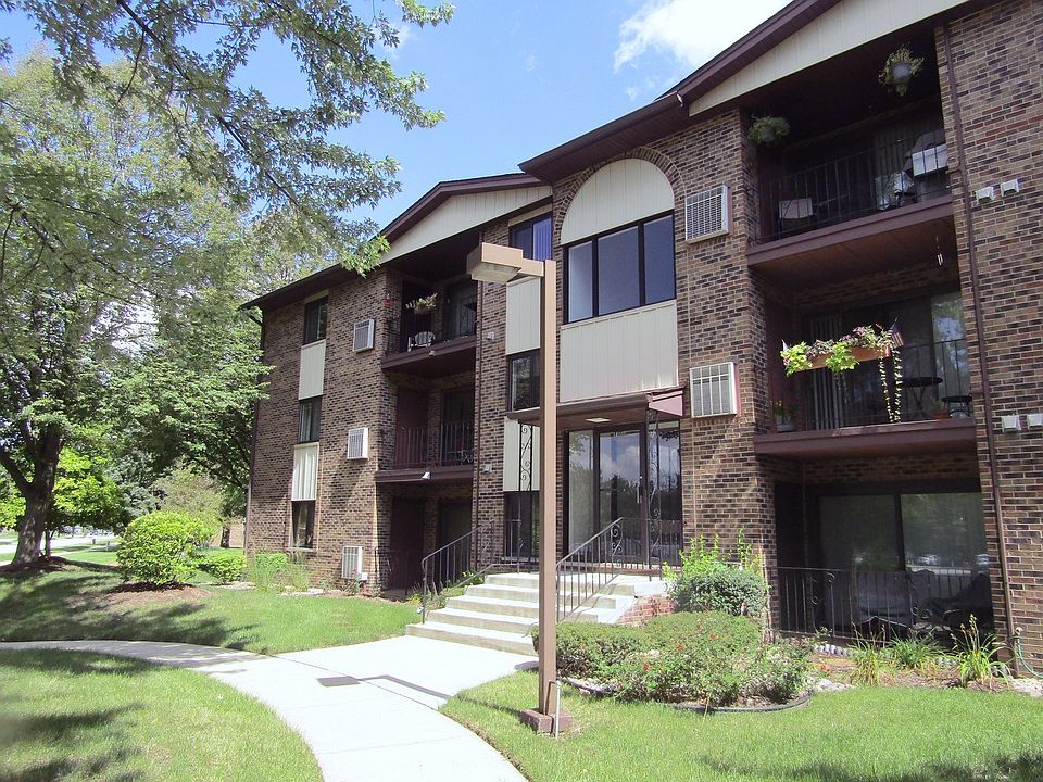 1st image of 14011 S Laramie Ave #313
