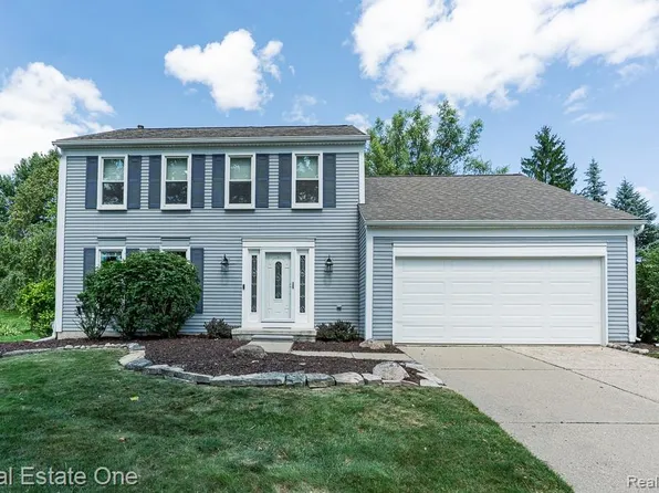 2200 N Fairview Ln, Rochester Hills, MI 48306