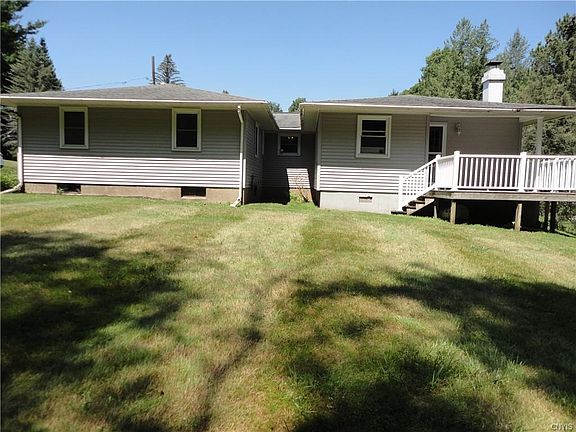 2nd image of 15 Harts Hill Cir