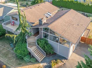 8706 Vistarama Ave, Everett, WA 98208