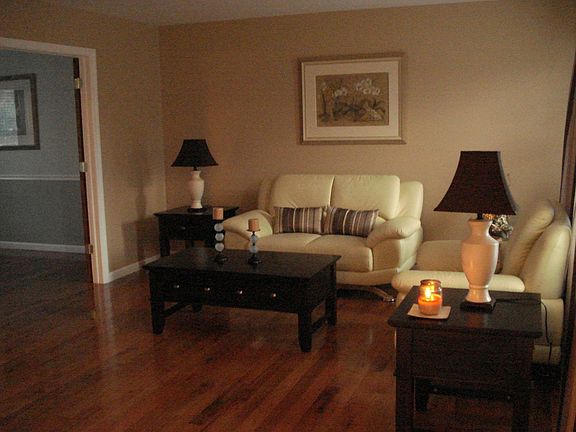 Living Room w/hdwd floors and French Doors