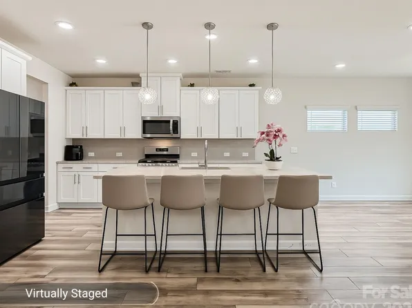 1041 Red Apple St, Monroe, NC 28110