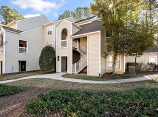 6011 Winterpointe Ln, Raleigh, NC 27606