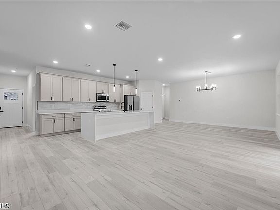 4th image of 4749 Myrtle Beach Dr