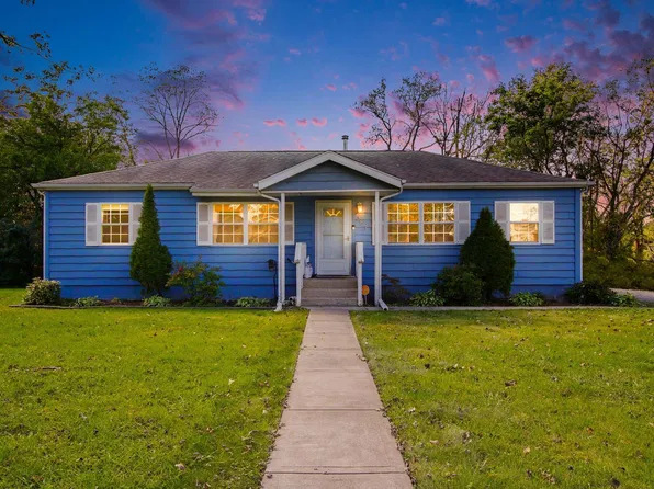 353 Maple St, Crown Point, IN 46307