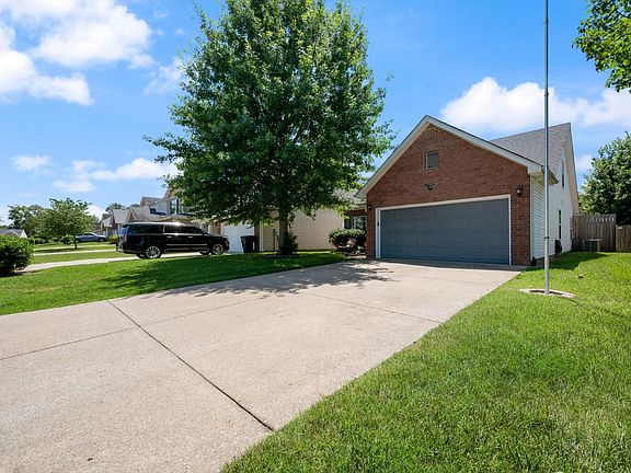 2nd image of 1616 Beaconcrest Cir