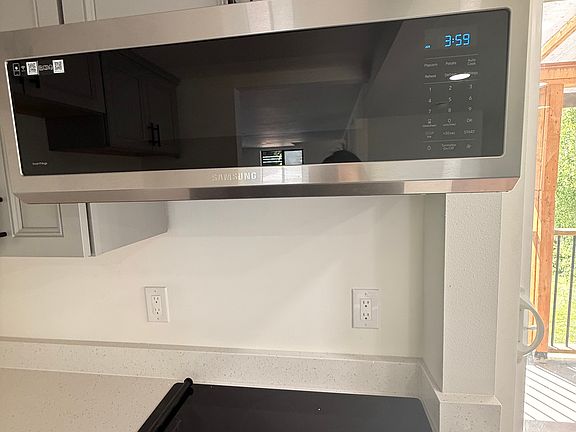 5th image of 725 E Magnolia Ave #B