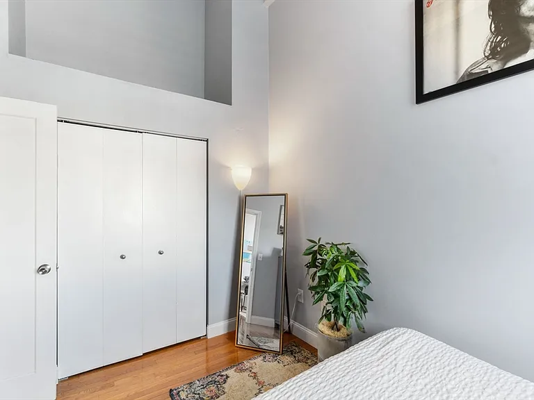 320 W 2nd St #504 — Photo 7