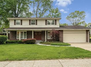 1353 Raycrest Ln, Saint Louis, MO 63126