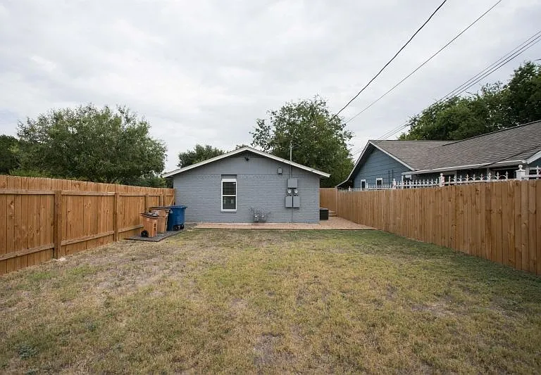 1103 Booker Ave #B — Photo 22