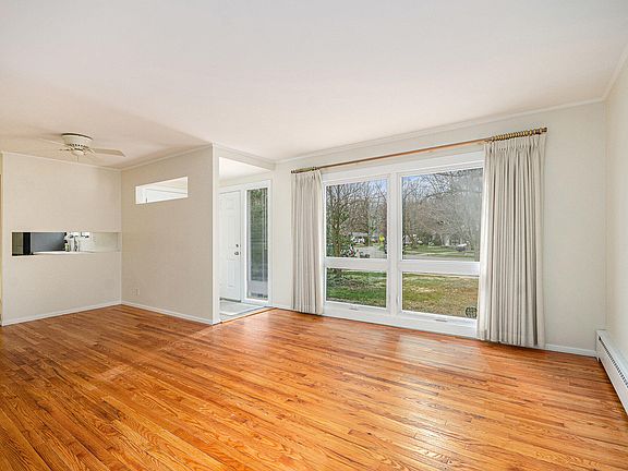 5th image of 2100 S Circle Dr