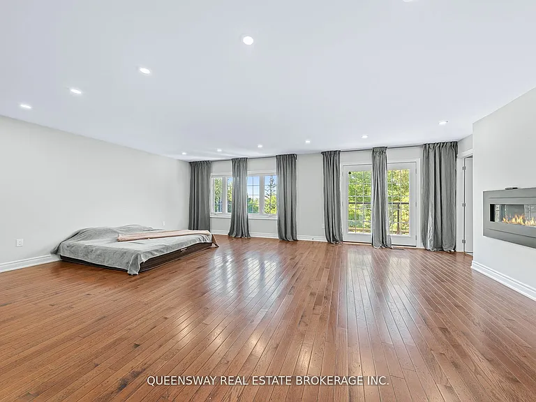 619 Culler Mews — Photo 29