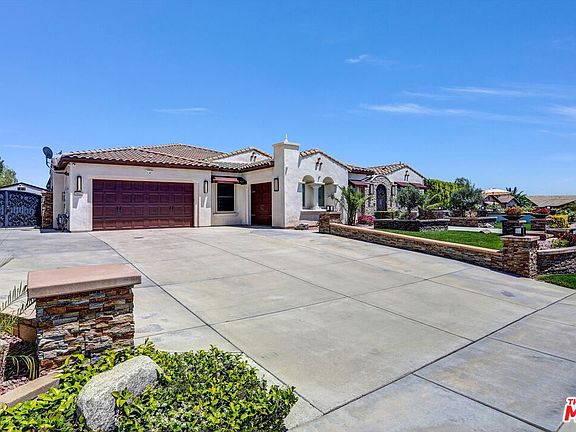 2nd image of 5657 Orion Pl