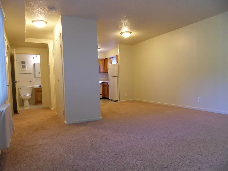 Unit living room/dining room