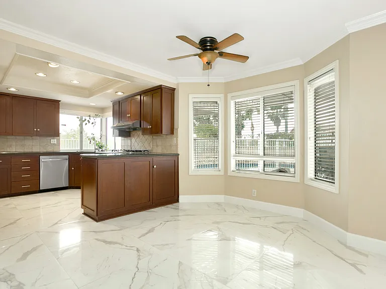 5495 Avenida Del Tren — Photo 8