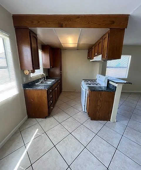 12526 Menlo Ave #C — Photo 13