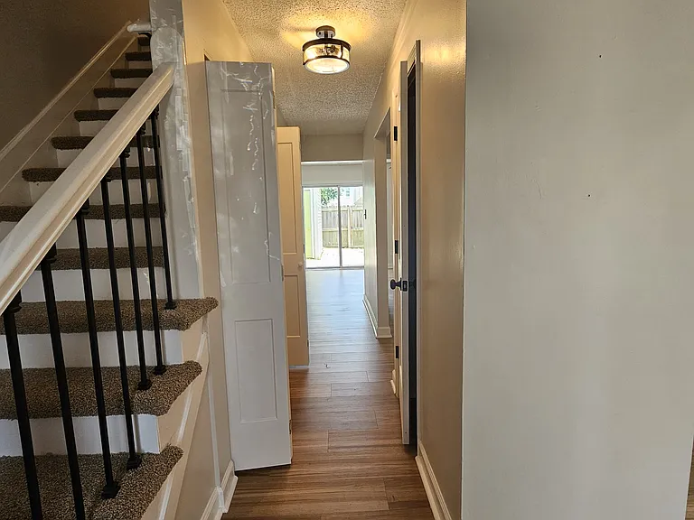 770 Spence Cir — Photo 3