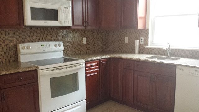 1st image of 100 Staunton St