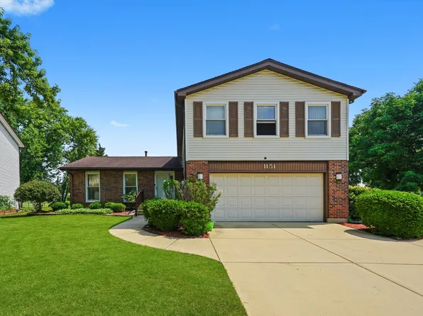 1151 Green Knolls Dr, Buffalo Grove, IL 60089