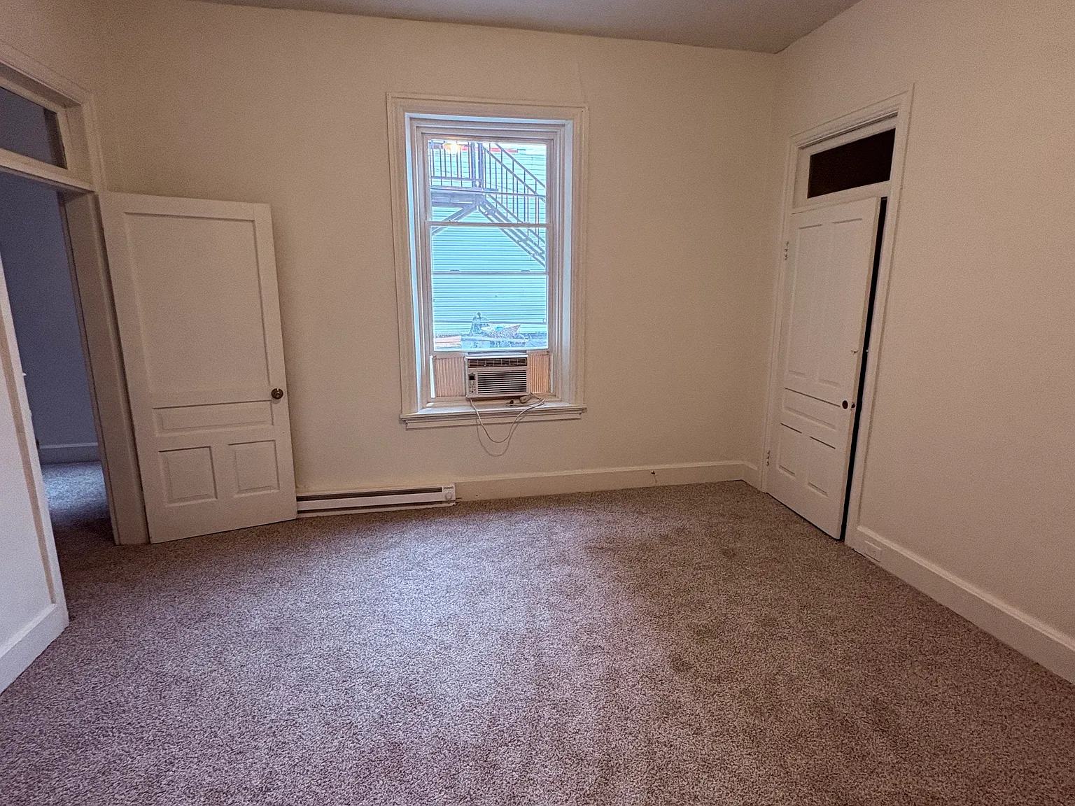 Studio, 1500 sqft, $1,410 — Photo 4