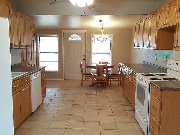 2nd image of 905 Malaga Ave