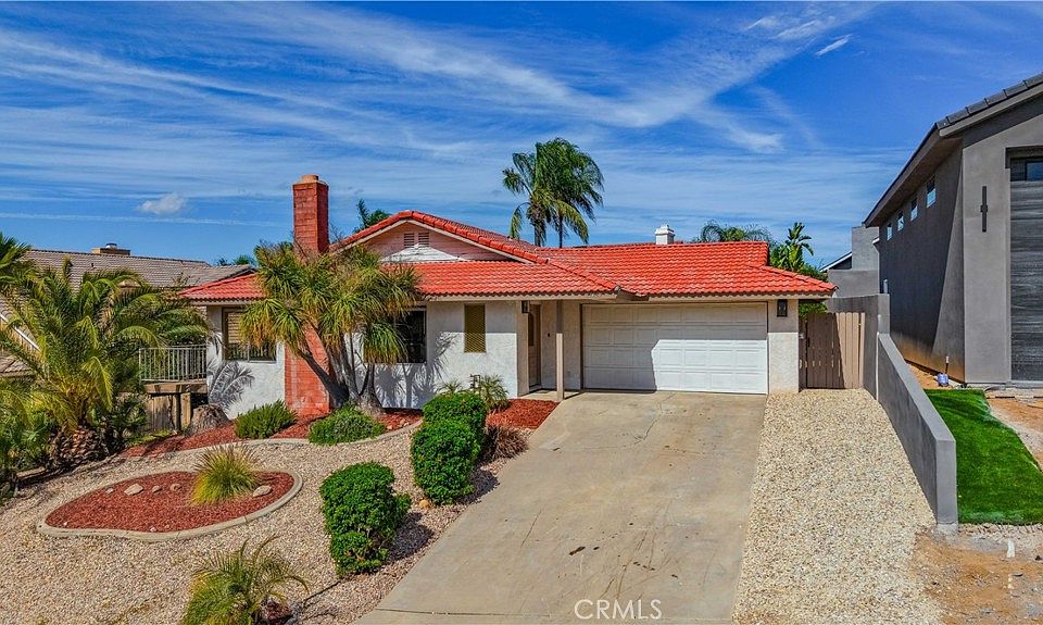 1st image of 22082 Loch Lomond Dr