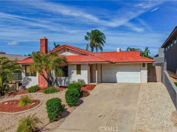 22082 Loch Lomond Dr, Canyon Lake, CA 92587