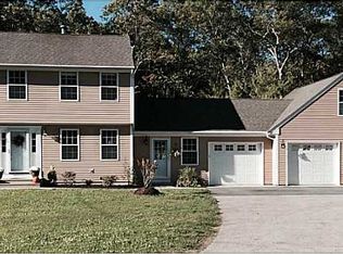 3 Autumn Ridge Rd, Coventry, RI 02816