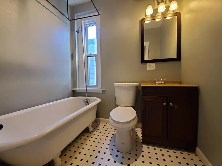 1413 Porterfield St — Photo 13
