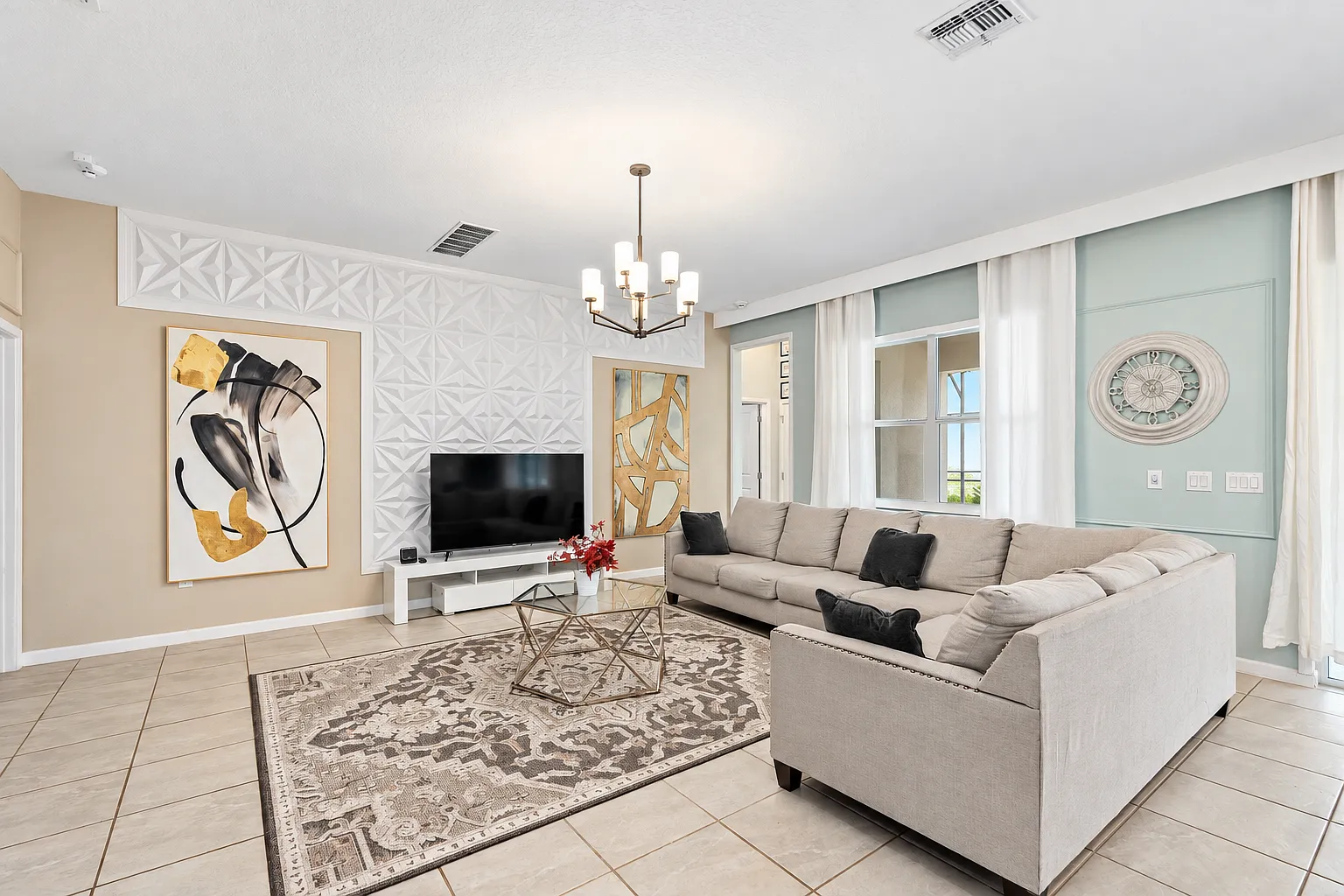 12 bed, 4800 sqft, $1,000 — Photo 4