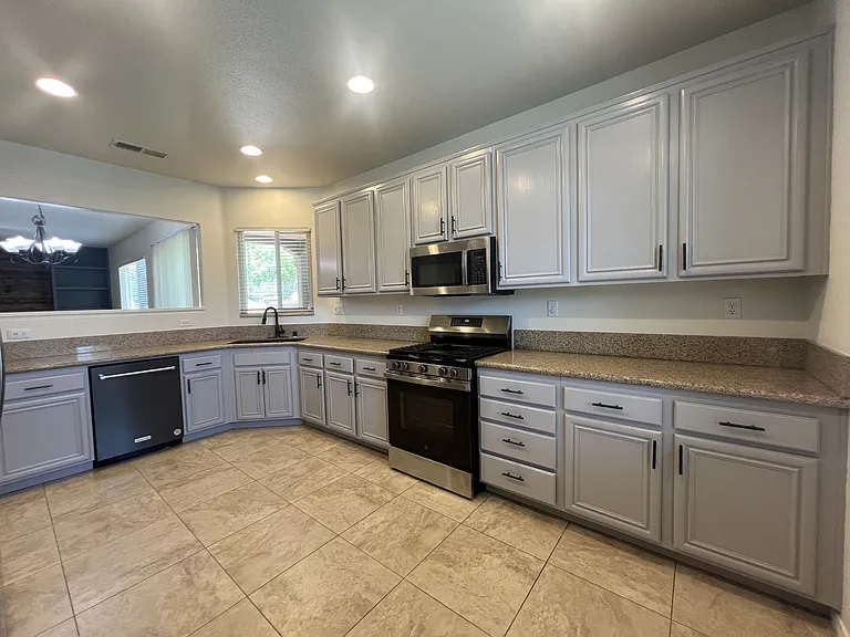 1777 Oconnor Ave — Photo 1