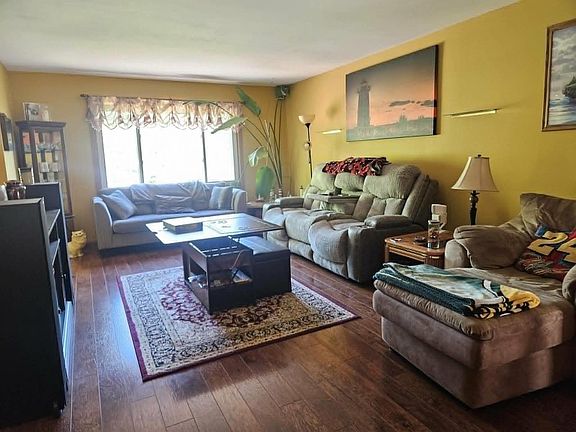 3rd image of 513 W 12TH STREET