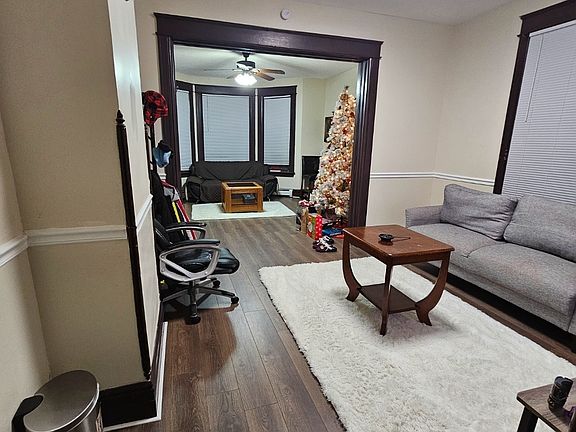3rd image of 219 Delaware Ave APT 1