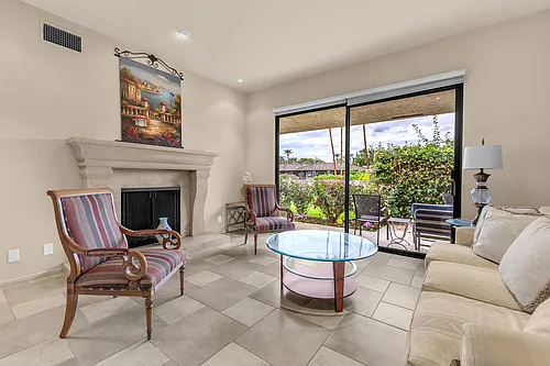 31 Stanford Dr Photo 1