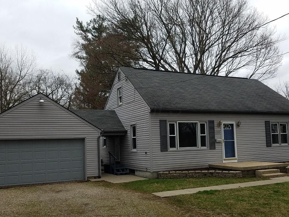 1st image of 221 N Westmoor Ave