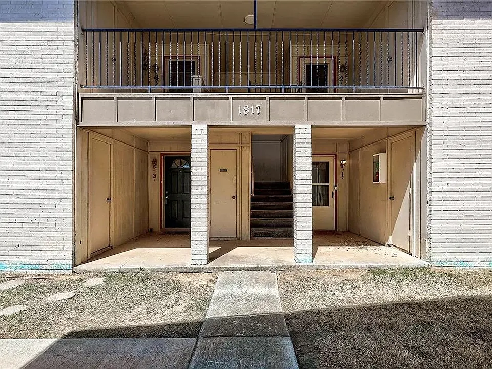 1817 E Lindsey St #3