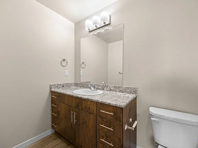 Kansas Apartments — Photo 28