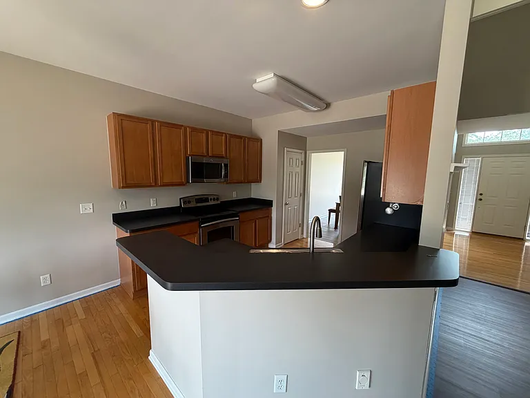 7576 Abigail Dr — Photo 13