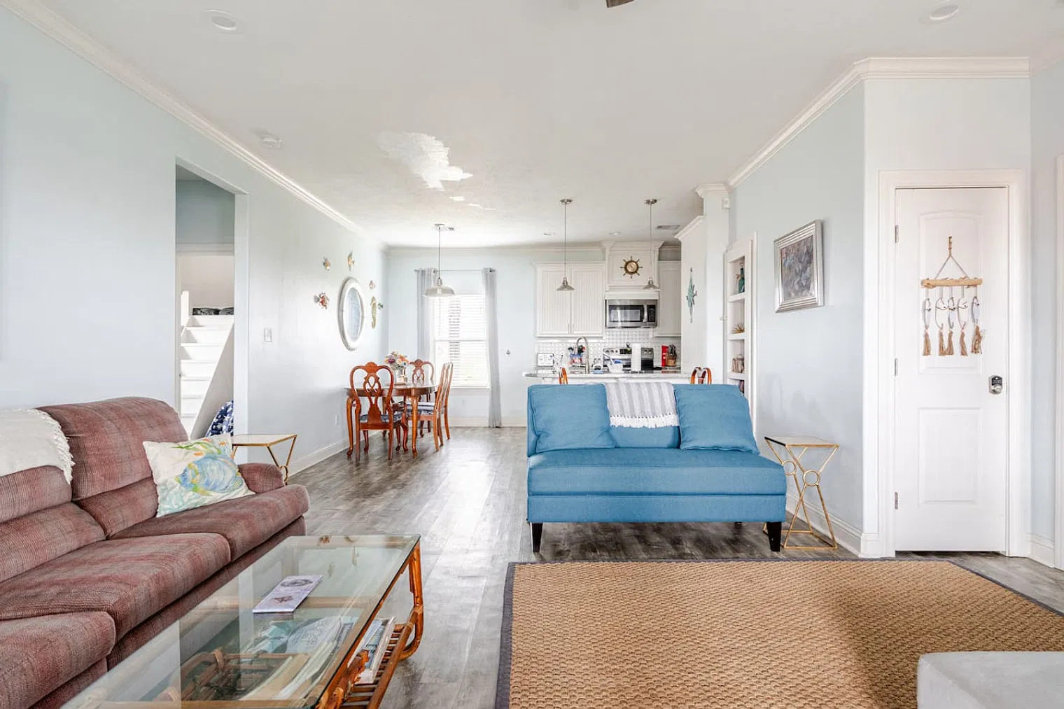 3 bed, 2.0 bath, 1313 sqft, $3,505 — Photo 3
