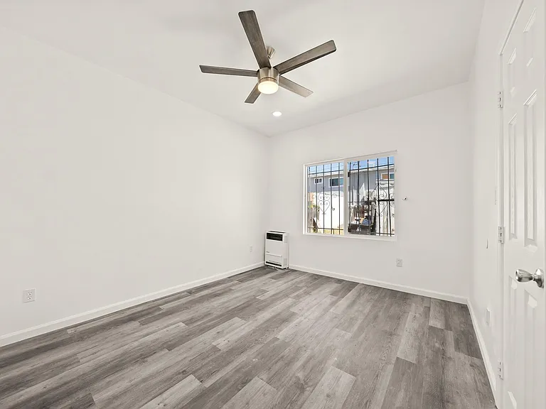 1609 E 14th St #1 — Photo 15