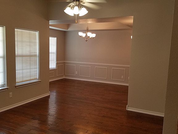 Entry living area, dining room