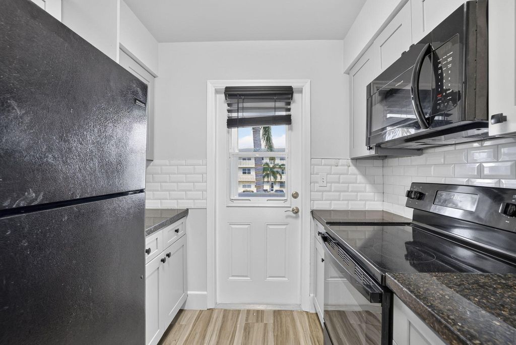 801 Pine Drive #12, photo 6